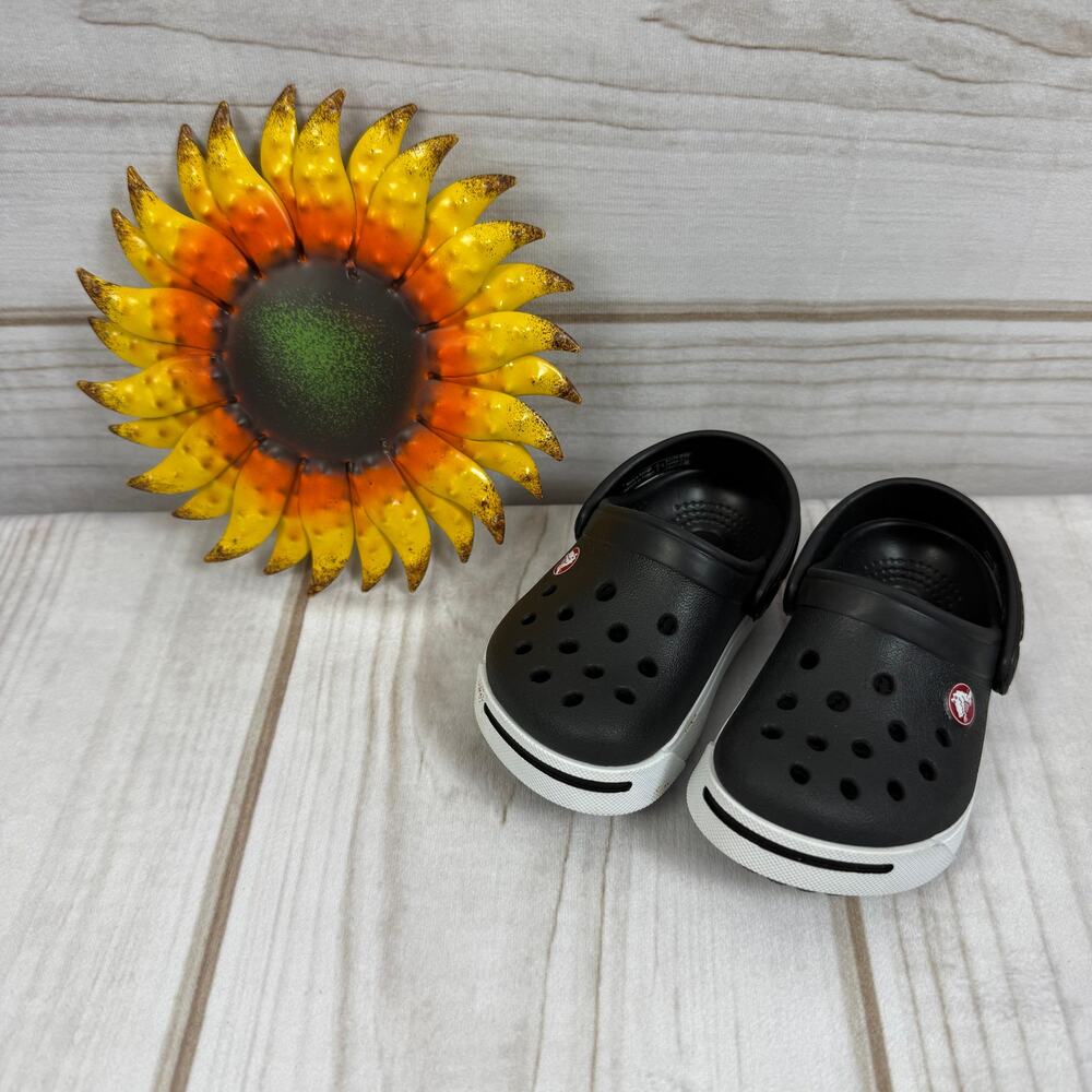 toddler crocs 4/5C
